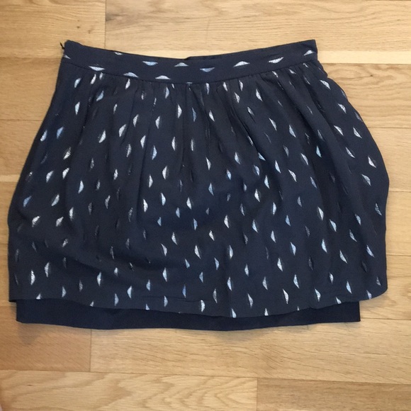Club Monaco blue mini patterned skirt. - Picture 3 of 3